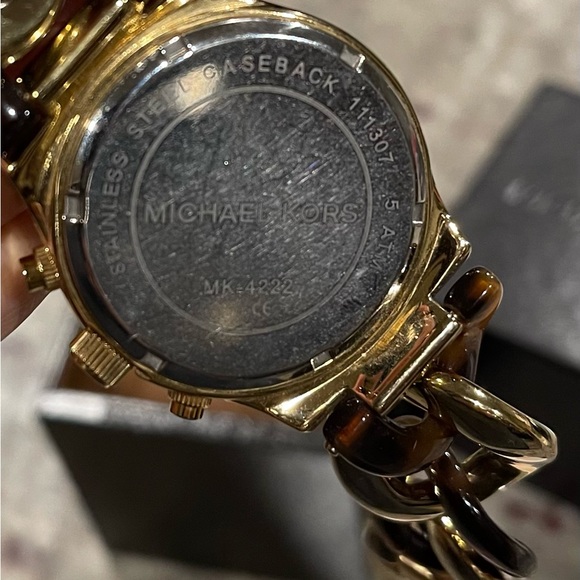 Michael KorsTortoise & Gold Chain Women’s Watch - Picture 5 of 6